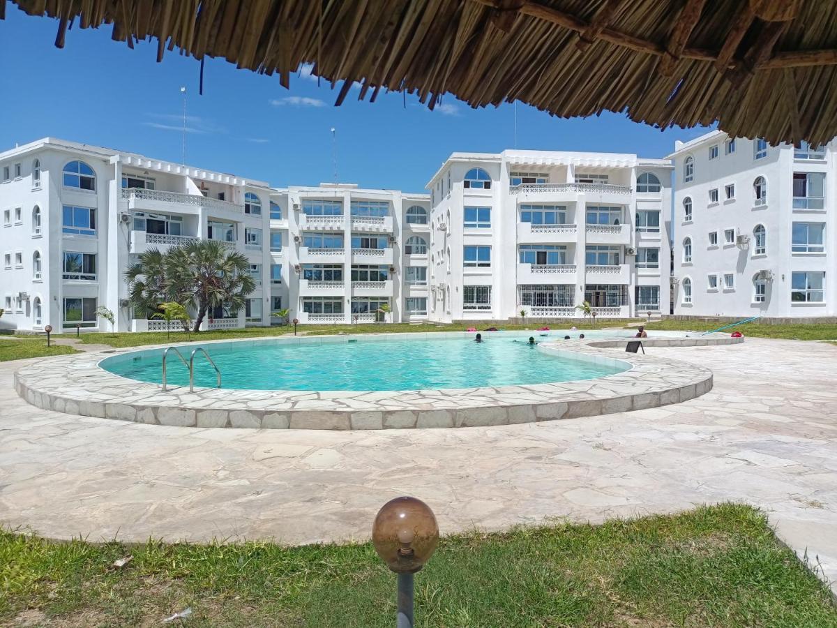 Havenhouse Kijani - 1 Bedroom Beach Apartment With Swimming Pool Малінді Екстер'єр фото